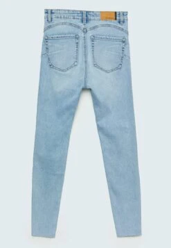 Stradivarius PUSH-UP - Jeans Skinny Fit - Light Blue Denim -Bekleidungsgeschäft 09cdcb0e1f524e7a817662b0ea19d7dc