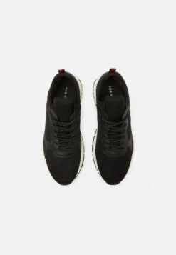 Pier One UNISEX - Sneaker Low - Black/white -Bekleidungsgeschäft 1080a7dccd1b41bfb8c11eb2d0bdfeae