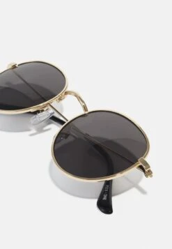Pier One UNISEX - Sonnenbrille - Black/gold -Bekleidungsgeschäft 126e9360ab5948a49821b42d80d15fbc