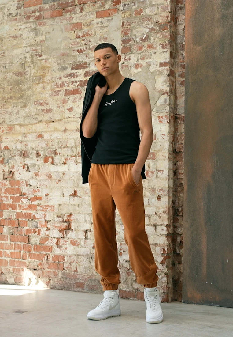 Sean John SCRIPT LOGO ESSENTIAL - Jogginghose - Cognac 4 Sean John SCRIPT LOGO ESSENTIAL - Jogginghose - Cognac – Bild 2