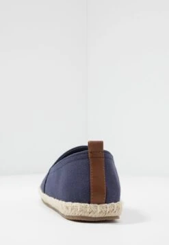 Pier One RENA ESPADRILLE UNISEX - Espadrille - Dark Blue -Bekleidungsgeschäft 2c00e9d984504d77b812e8ffd7e16bdf