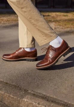 Clarks BATCOMBE WING - Schnürer - Brown 11 Clarks BATCOMBE WING - Schnürer - Brown -Bekleidungsgeschäft 32d37a67456c4d6493c65b01da7a1bf1