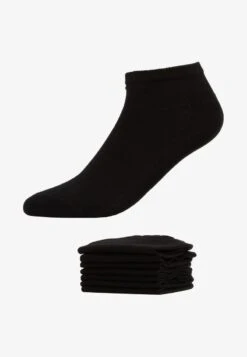 Pier One 7 PACK - Socken - White/black 12 Pier One 7 PACK - Socken - White/black -Bekleidungsgeschäft 3744875b1323434ca6043dcb8731353b