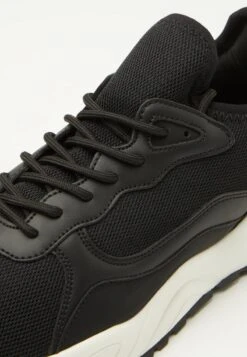 Pier One UNISEX - Sneaker Low - Black/white -Bekleidungsgeschäft 383be7e17d7b4e6fb1f7aa6c378ae4ea