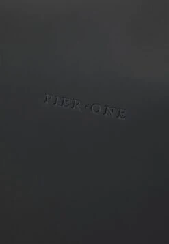Pier One UNISEX - Weekender - Black 12 Pier One UNISEX - Weekender - Black -Bekleidungsgeschäft 39fdb5f7c20b4ea7b31fc65b27656f6d