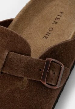 Pier One LEATHER UNISEX - Clogs - Brown -Bekleidungsgeschäft 47364cdc1dcd4794860a5f6810594e6c