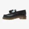 Dr. Martens ADRIAN - Slipper - Black -Bekleidungsgeschäft 4f78f0f6f950473484fe5c0fd21eec5b