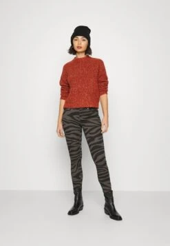 Pier One SHORT MICRO BEANIE UNISEX - Mütze - Black 13 Pier One SHORT MICRO BEANIE UNISEX - Mütze - Black -Bekleidungsgeschäft 543d127d07134c2890a29c39eb75bc4a