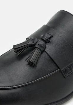 Pier One Slipper - Black 13 Pier One Slipper - Black -Bekleidungsgeschäft 57dfea32918941a9badf46187e5c3ab9