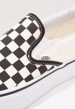 Vans UA CLASSIC SLIP-ON PLATFORM - Slipper - Black/white 12 Vans UA CLASSIC SLIP-ON PLATFORM - Slipper - Black/white -Bekleidungsgeschäft 5baf7f7b02c14af0b988454dd0695cb1