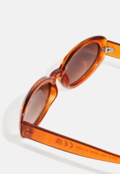 Pier One UNISEX - Sonnenbrille - Brown -Bekleidungsgeschäft 6ab1fcd6f3e742bd90738e0bd1b33c35