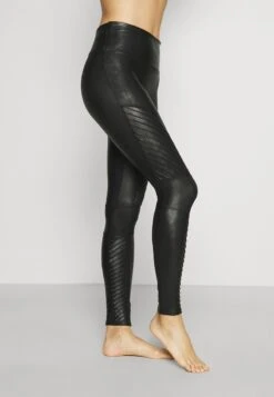 Spanx FAUX LEATHER MOTO LEGGINGS - Leggings - Strümpfe - Black -Bekleidungsgeschäft 6f3fc82a8b3a4cde8106ee7f03e9c9dc