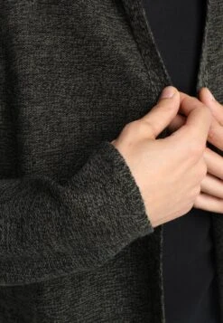 Pier One Strickjacke - Black/olive -Bekleidungsgeschäft 77cc56baa8d64ff08fd27eaa2cfca327