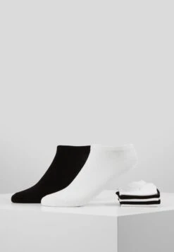 Pier One 7 PACK - Socken - White/black 11 Pier One 7 PACK - Socken - White/black -Bekleidungsgeschäft 7b35e8e4314f48dd8e64f79f3657878f 1