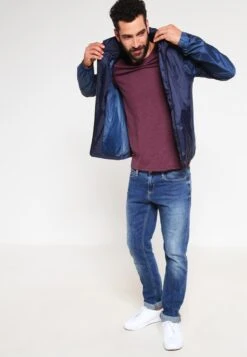 Pier One T-Shirt Basic - Bordeaux Melange 9 Pier One T-Shirt Basic - Bordeaux Melange -Bekleidungsgeschäft 7f561bc71bd8451692d95e1793af7323