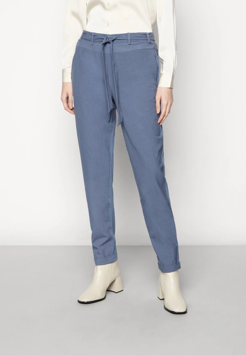 Kaffe JILLIAN BELT PANTS - Stoffhose - Vintage Indigo 3 Kaffe JILLIAN BELT PANTS - Stoffhose - Vintage Indigo