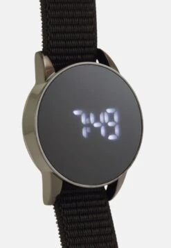 Pier One Digitaluhr - Black -Bekleidungsgeschäft 91a3416d7d044fd4b60c1ebc2246a5ec