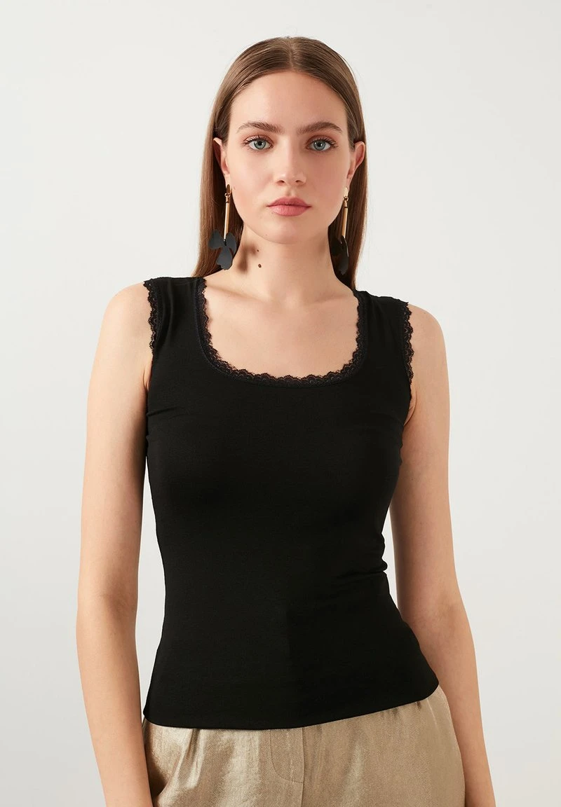 LELA SQUARE NECK LACE DETAILED ATHLETE - Top - Black 7 LELA SQUARE NECK LACE DETAILED ATHLETE - Top - Black – Bild 5