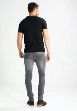 Pier One T-Shirt Basic - Black -Bekleidungsgeschäft 986416f3e81f4399a4473036c21acde4