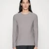DRYKORN RIK - Strickpullover - Grey 2 DRYKORN RIK - Strickpullover - Grey -Bekleidungsgeschäft b406e5d6c3a24deb94038656c536cad8