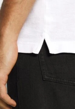 Pier One 2 PACK - Poloshirt - White/black -Bekleidungsgeschäft b4c1c454fc3f4bc8a30e47a738a048f0