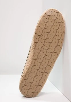 Pier One Espadrille - Grey -Bekleidungsgeschäft bd07e57455dd4f73a673b9ee028740f1