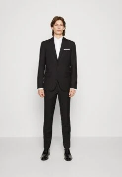 Bekleidungsgeschäft -Bekleidungsgeschäft d1eba8cc6f304306bf7499522d29e239