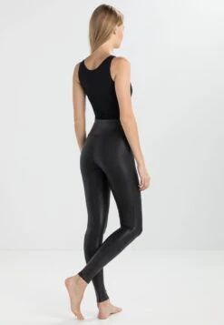 Spanx FAUX LEATHER LEGGINGS - Leggings - Strümpfe - Black 10 Spanx FAUX LEATHER LEGGINGS - Leggings - Strümpfe - Black -Bekleidungsgeschäft e926201106ac494387eac4b1574181be