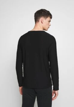 DRYKORN RIK - Strickpullover - Black 10 DRYKORN RIK - Strickpullover - Black -Bekleidungsgeschäft f1c8a254116e4b57a666c073e296338d