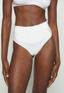 Spanx COTTON COMFORT THONG - String - White -Bekleidungsgeschäft f5c6155e43aa4edbaccc368b691123cc 1