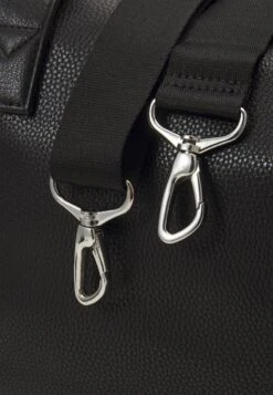 Pier One UNISEX - Weekender - Black -Bekleidungsgeschäft f897dbe16f394747bbcb912b9902dfc5